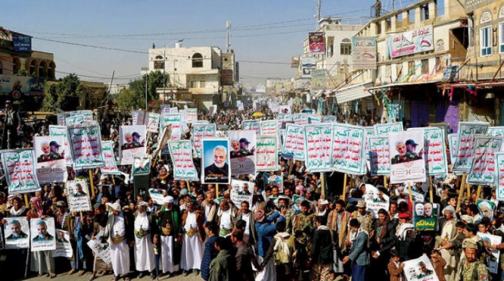 ناشطون وسياسيون يمنيون : حزن مليشيا الحوثي على مقتل سليماني يؤكد عمق ولائها لنظام طهران