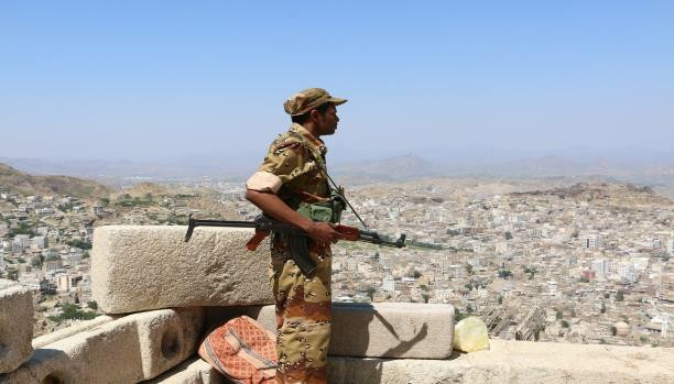 اتمام صفقة جديدة بين الجيش الوطني والحوثيين في تعز